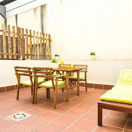 Ideal Casco Antiguo Sevilla, Goles Bajo Siviglia
